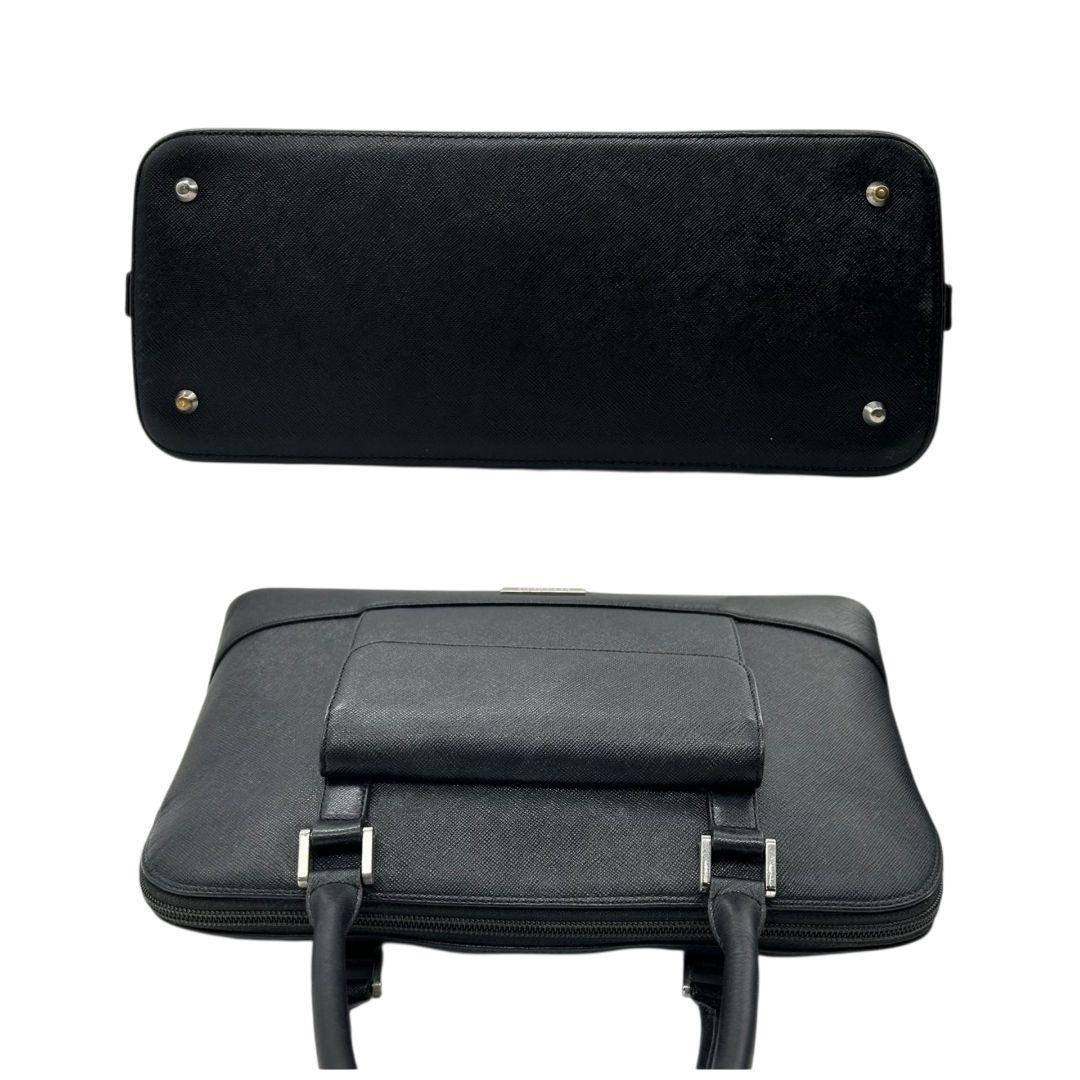 バーバリー　ハンドバッグ　黒　ロゴプレート　PVC　自立可　フラップ　C　トートバッグ　ブラック　シルバー金具　BURBERRY　上品　シンプル　高級感　本物保証　鑑定済　スピード発送