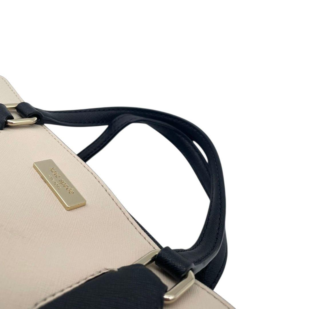 ケイトスペード　トートバッグ　グレー　バイカラー　2way　ハンドバッグ　レザー　u17　ショルダーバッグ　斜め掛け可　本革　グレージュ　ブラック　ゴールド金具　ロゴプレート　kate spade