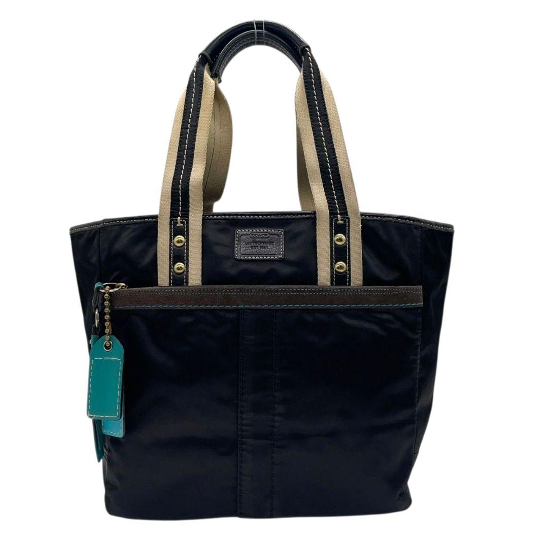 コーチ トートバッグ 黒 ワンショルダー ナイロン レザー チャーム付き u7 ハンドバッグ 肩掛け可 肩かけ可 ブラック ゴールド金具 ロゴプレート 本革 139