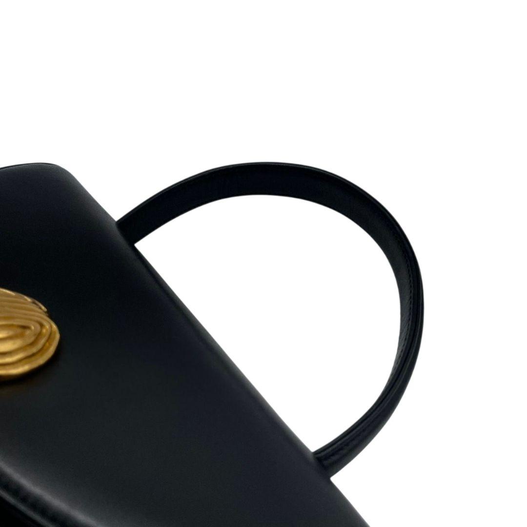 ジバンシー GIVENCHY ハンドバッグ フラップ レザー ブラック 黒 ゴールド金具 ロゴプレート 本革 トートバッグ 美品 レディース F