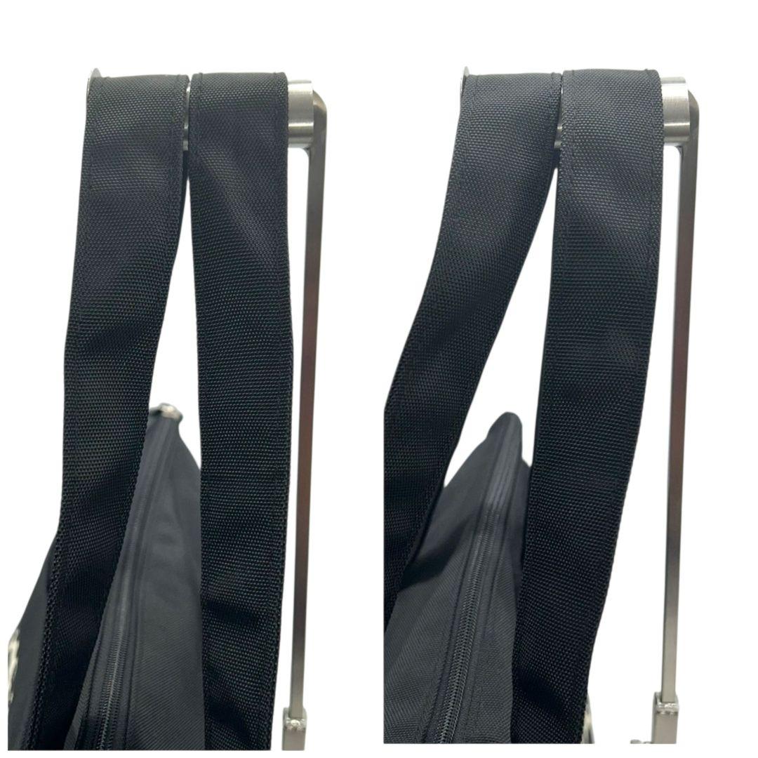 美品　ルルギネス　トートバッグ　黒　白　総柄　キャンバス　ワンショルダー　T7　A4収納　ハンドバッグ　ブラック　ホワイト　肩掛け可　肩かけ可　ロゴプレート　LULU GUINNESS