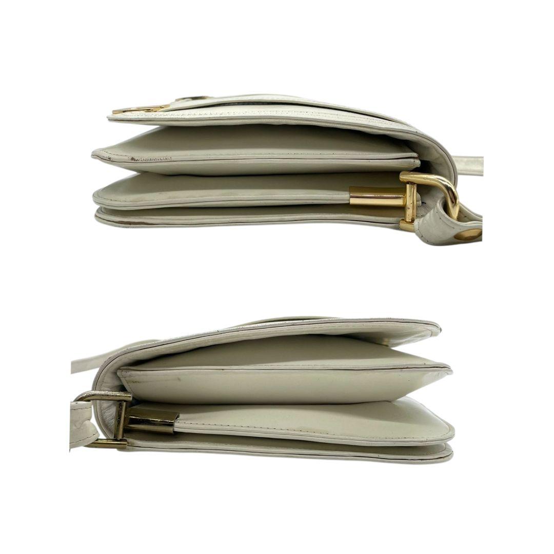 ウンガロ ショルダーバッグ 白 ホワイト アイボリー フラップ レザー 本革 ゴールド金具 ロゴ ungaro 上品 エレガント おしゃれ 斜め掛け可 通勤 通学