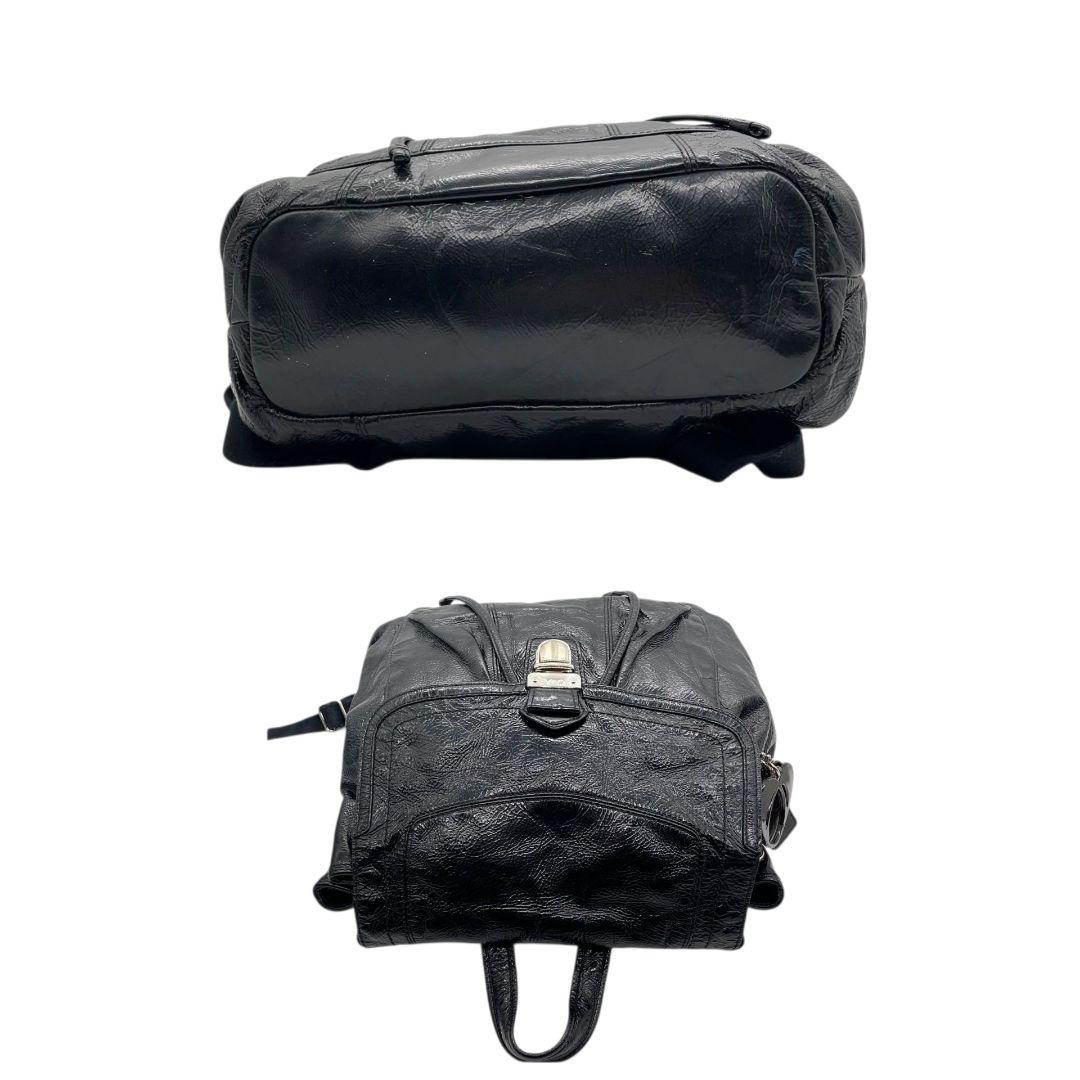 コーチ バックパック 黒 フラップ ターンロック パテントレザー s3 リュック A4収納 ブラック チャーム付き シルバー金具 エナメル 本革 COACH 17949