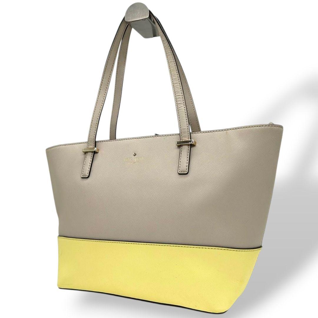 ケイトスペード トートバッグ グレー イエロー 黄 バイカラー PVC 自立可 ワンショルダー 肩掛け可 ハンドバッグ ゴールド金具 ロゴ kate spade E2