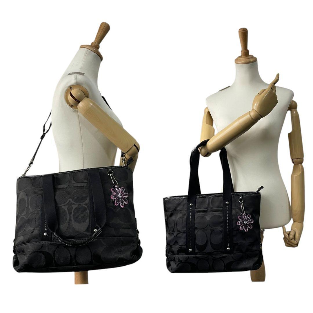 コーチ ハンドバッグ 2way 黒 シグネチャー キャンバス S20 ブラック トートバッグ ショルダーバッグ 斜め掛け可 ワンショルダー ロゴチャーム A4収納 シルバー金具 COACH オシャレ