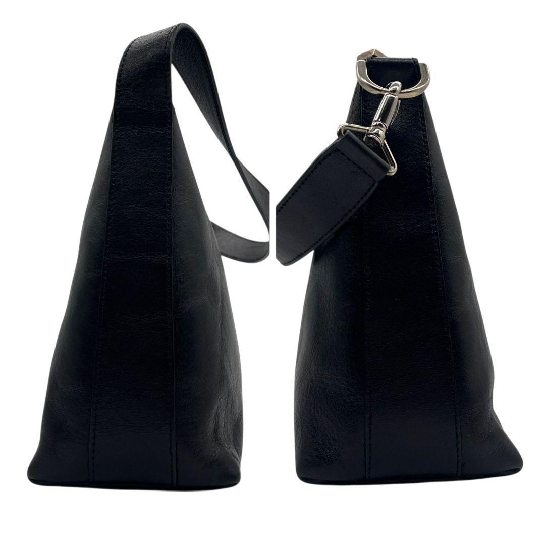 美品 ヒロフ ハンドバッグ 黒 ブラック Hロゴ トートバッグ レザー 本革 ワンショルダー 肩掛け可 自立可 シルバー金具 ロゴ刻印 本物保証 鑑定済 オシャレ HIROFU s23