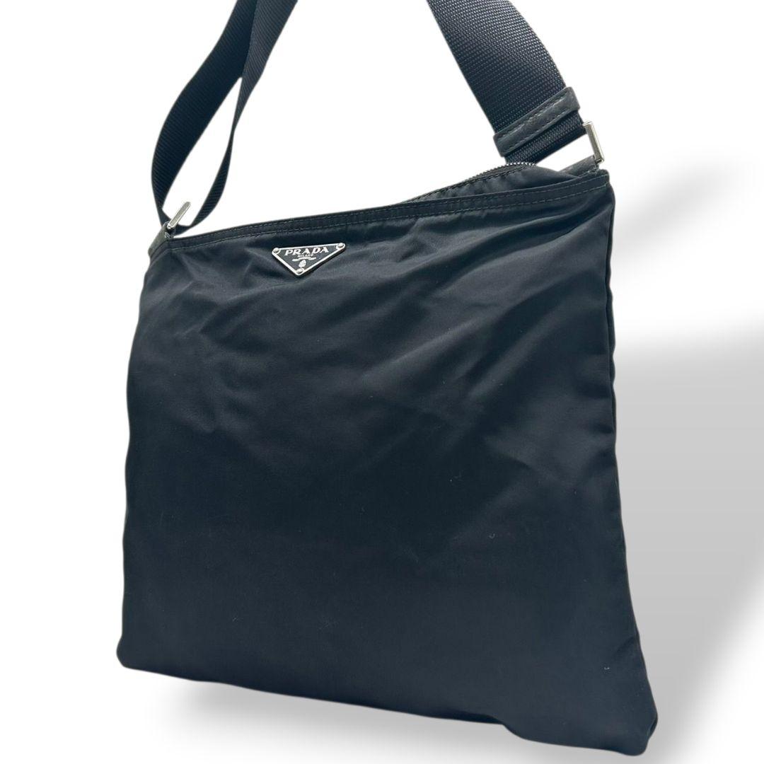 PRADA プラダ ショルダーバッグ ナイロン 黒 ブラック 三角ロゴプレート 斜め掛け可 シルバー金具 メンズ レディース ユニセックス