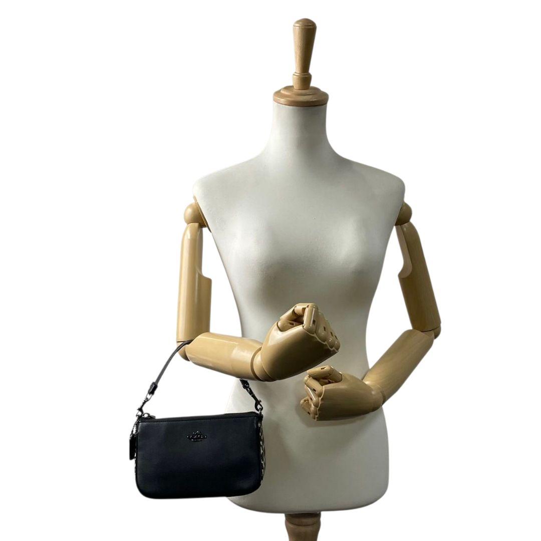 コーチ ハンドバッグ 黒 アクセサリーポーチ レザー ロゴ u5 ブラック ロゴタグ 本革 ガンメタル金具 COACH B1781-59432