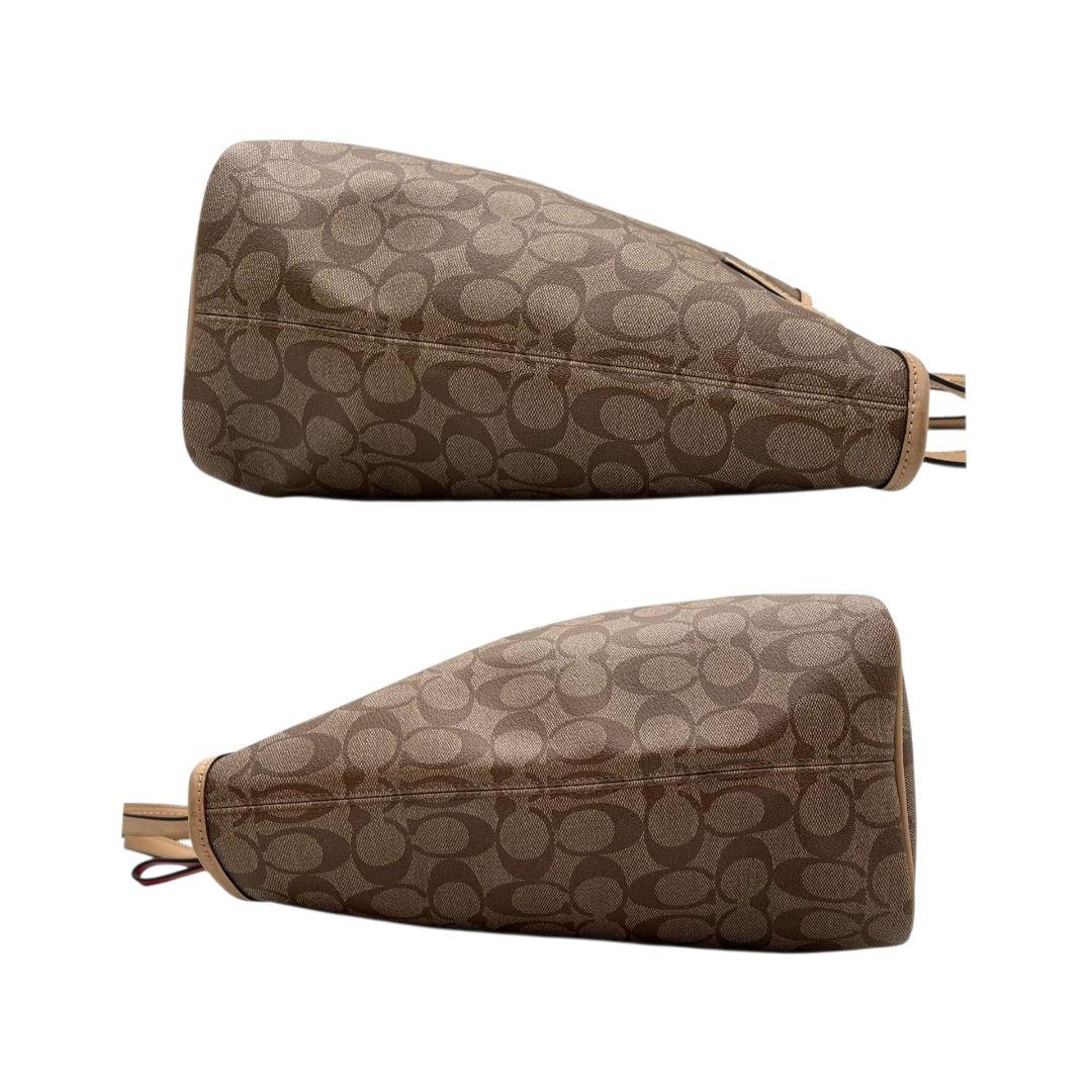 美品 コーチ トートバッグ 茶 シグネチャー ワンショルダー チャーム付き レザー T6 ハンドバッグ 肩掛け可 肩かけ可 PVC 本革 ブラウン ロゴプレート F27393