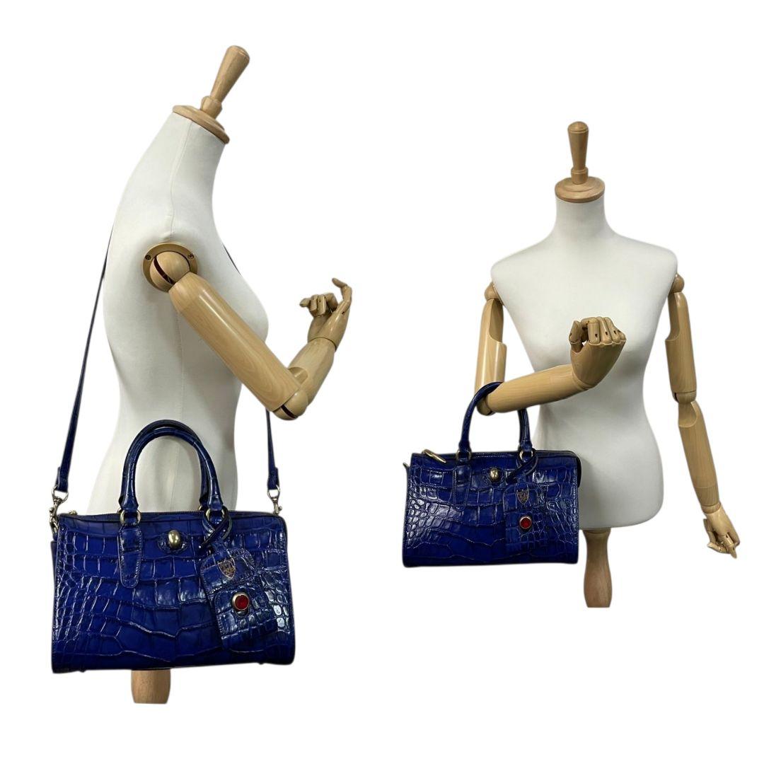 美品 トフアンドロードストーン ハンドバッグ 青 型押しレザー 2way U1 本革 斜め掛け可 TOFF&LOADSTONE 自立可 ショルダーバッグ トートバッグ ブルー ロゴプレート ゴールド金具 オシャレ