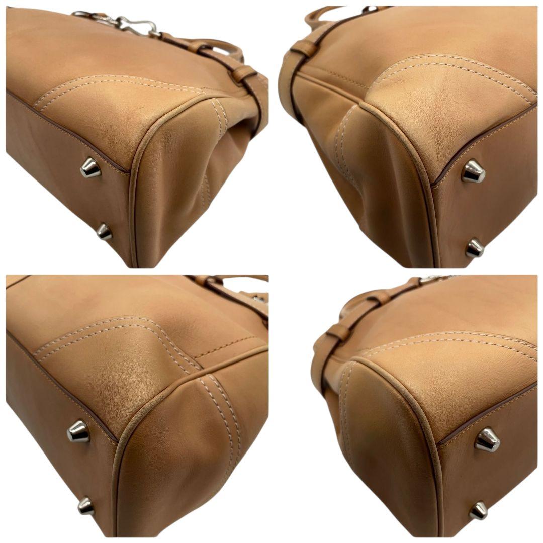 美品 コーチ ハンドバッグ ベージュ レザー 本革 A4収納 ワンショルダー u12 トートバッグ COACH 肩掛け可 シルバー金具 タッセル付き F08A71 上品 デイリーバッグ