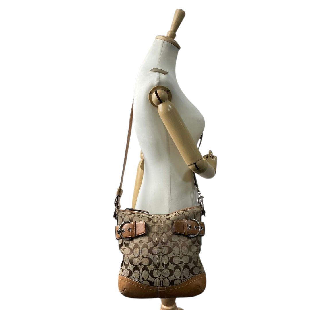 コーチ　ショルダーバッグ　茶　シグネチャー　斜め掛け可　キャンバス　s14　レザー　本革　ブラウン　シルバー金具　COACH　3574