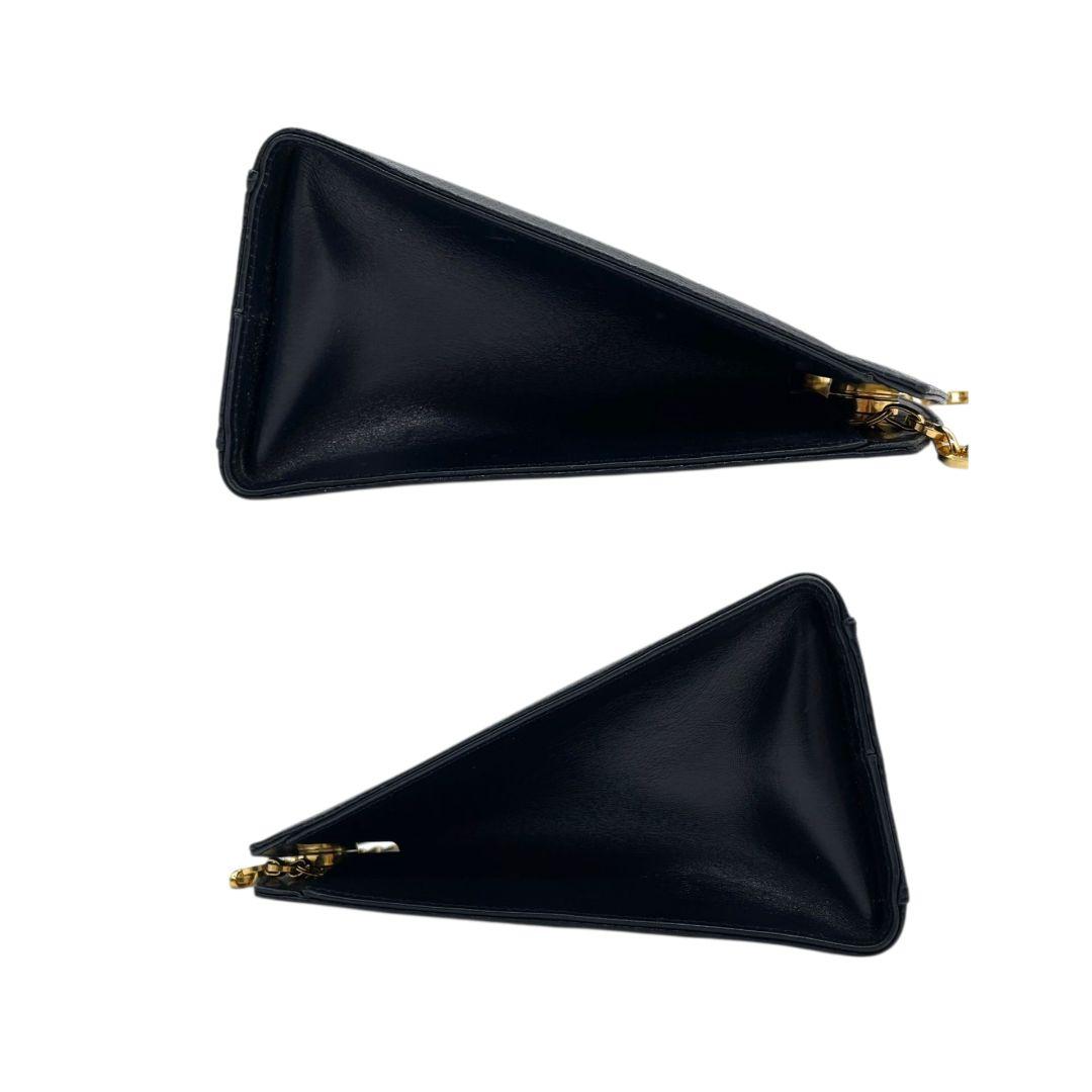 フェラガモ Salvatore Ferragamo ショルダーバッグ チェーン レザー 型押し 紺 ネイビー A3 斜め掛け可 本革 ゴールド金具 AD21 3045