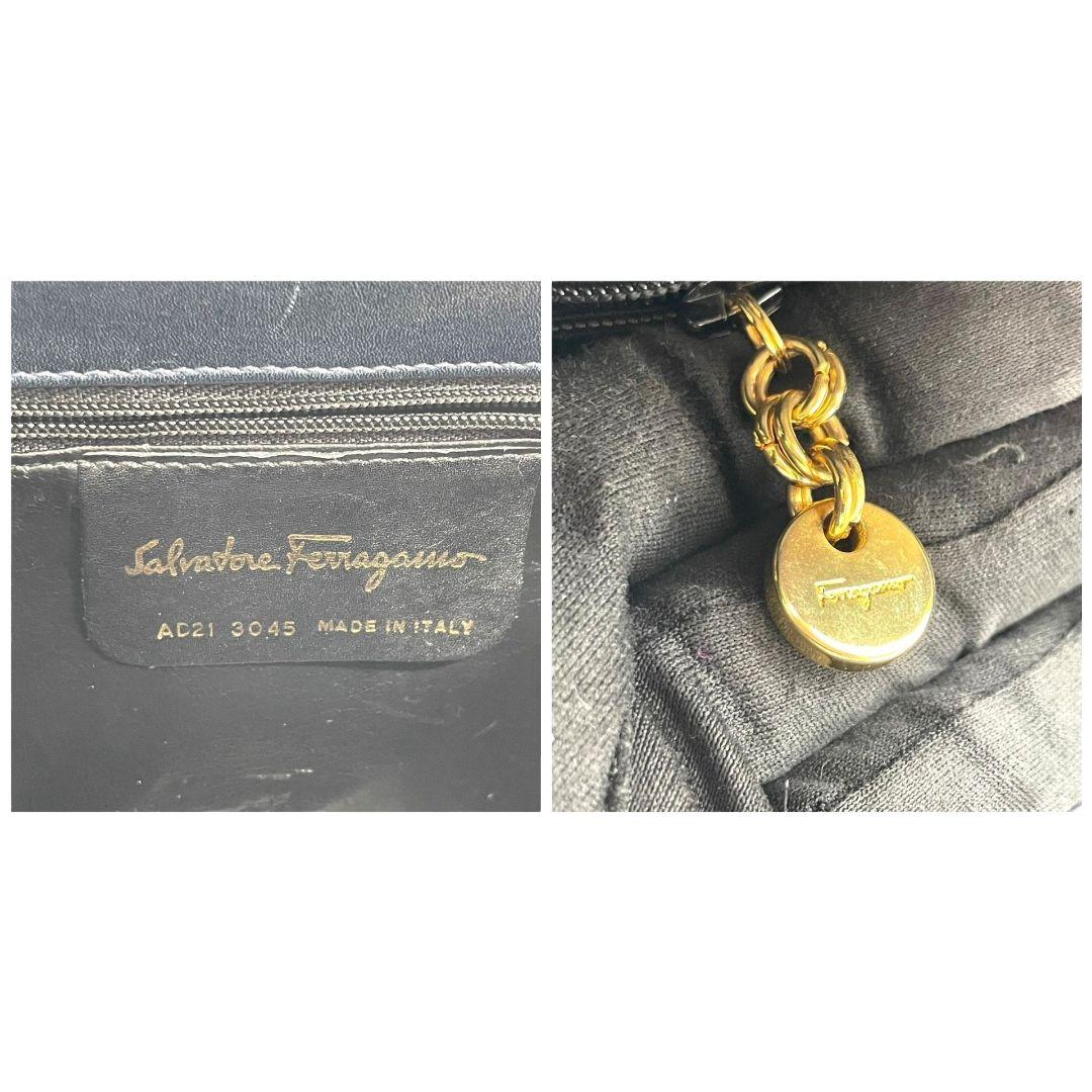 フェラガモ Salvatore Ferragamo ショルダーバッグ チェーン レザー 型押し 紺 ネイビー A3 斜め掛け可 本革 ゴールド金具 AD21 3045