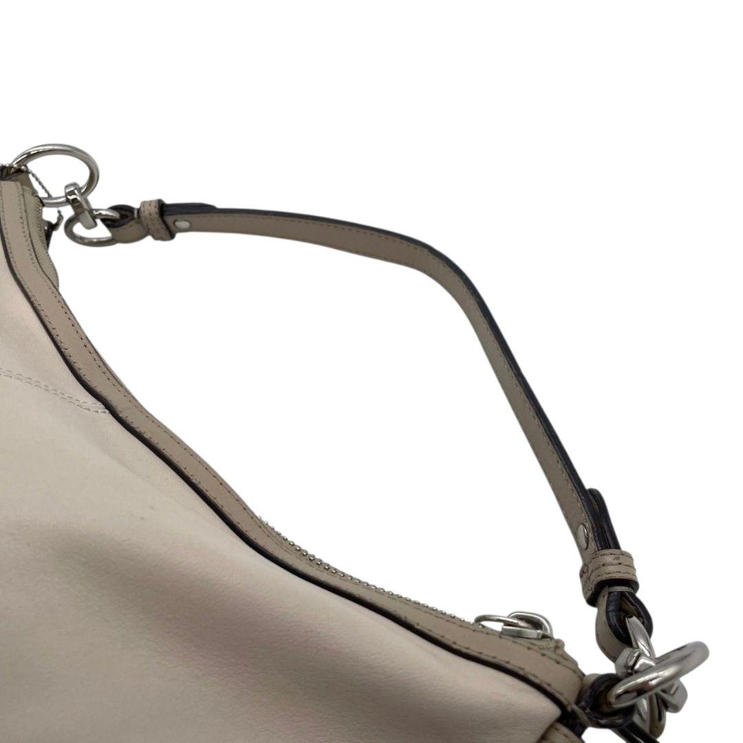 コーチ　ハンドバッグ　グレー　2way　斜め掛け可　ホーボー　レザー　T7　ショルダーバッグ　トートバッグ　ワンショルダー　COACH　本革　肩掛け可　肩かけ可　シルバー金具　ロゴタグ　F21967　グレージュ