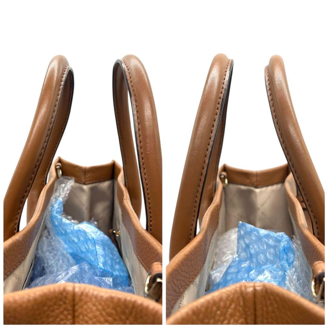 美品 MICHAEL KORS マイケルコース トートバッグ 2way A4収納 自立可 ショルダーバッグ 斜め掛け可 レザー 本革 ブラウン 茶 ロゴ チャーム付き ゴールド金具 H