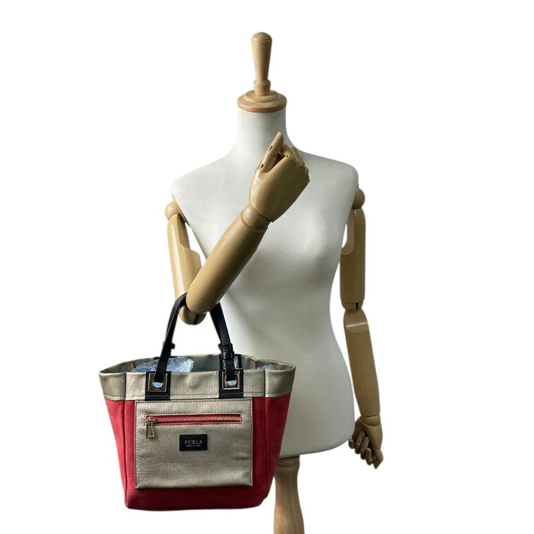 フルラ　ハンドバッグ　赤　バイカラー　スエード　レザー　本革　FURLA　T8　トートバッグ　ゴールド金具　シルバー金具　ロゴプレート　レッド　ゴールド