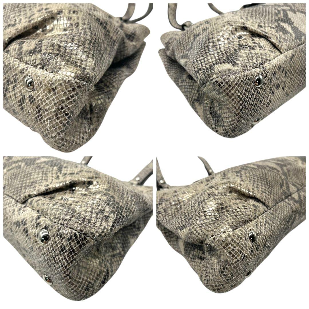 美品 コーチ ハンドバッグ グレー 型押し レザー 本革 ワンショルダー トートバッグ 肩掛け可 シルバー金具 ロゴタグ F19679