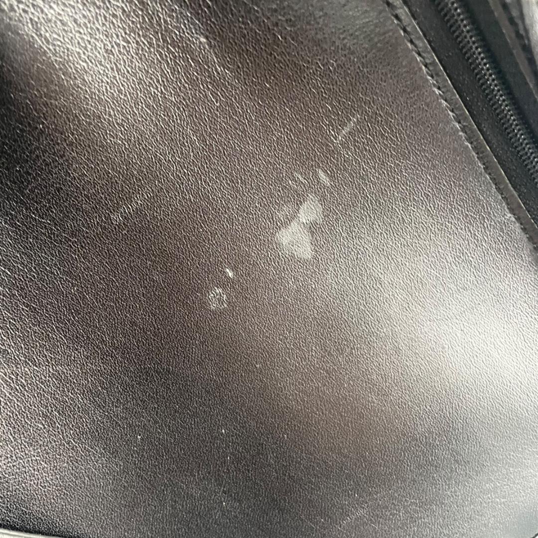 美品 マリクレール リュック 黒 キルティング レザー フラップ ブラック ゴールド金具 marie claire 本革 レディース バッグ