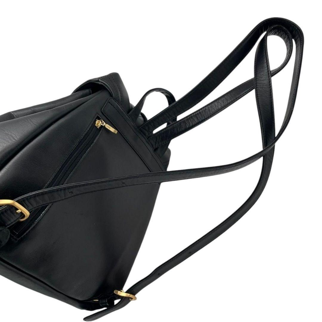 美品 マリクレール リュック 黒 キルティング レザー フラップ ブラック ゴールド金具 marie claire 本革 レディース バッグ