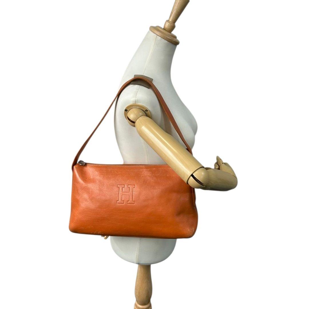ヒロフ HIROFU ハンドバッグ トートバッグ ブラウン 茶 オレンジ Hロゴ ワンショルダー 肩掛け可 肩かけ可 A4収納 レザー 本革 自立可 シルバー金具 イタリア製 U7