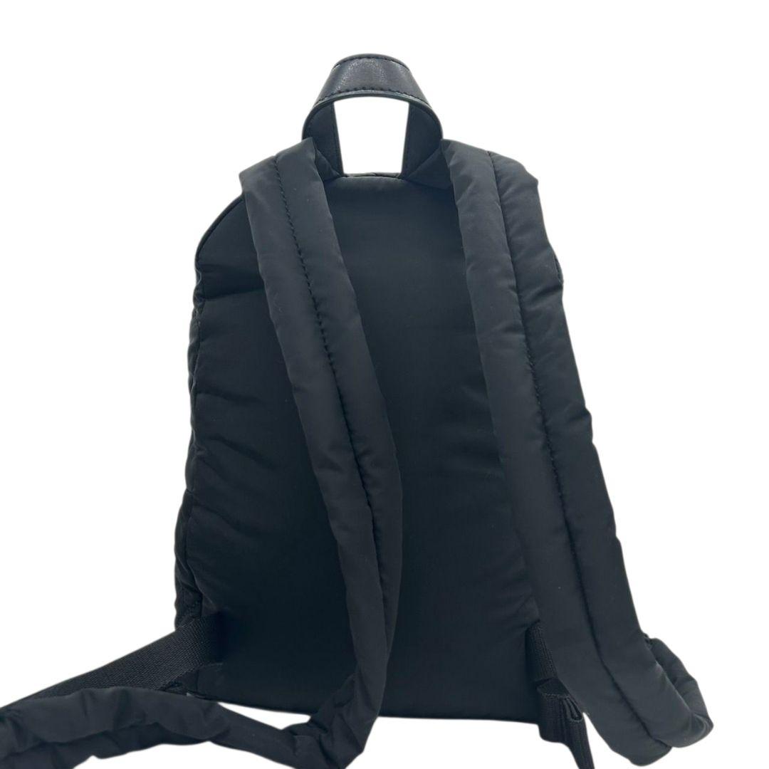 未使用級 マークジェイコブス バックパック 黒 キルティング ナイロン MARC s68 ゴールド金具 ロゴプレート ブランドロゴ ブラック MARC JACOBS