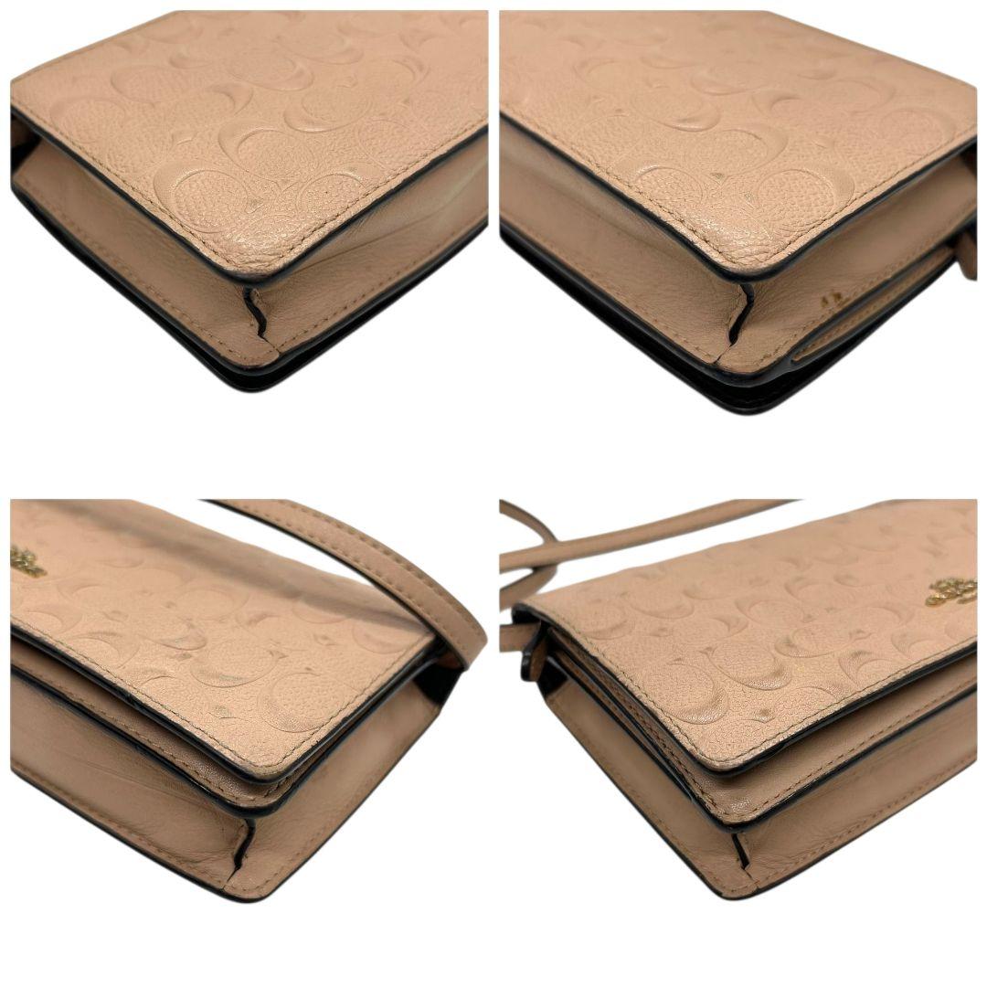 美品 コーチ ショルダーバッグ ピンク ベージュ シグネチャー エンボス フラップ レザー 本革 斜め掛け可 ウォレットバッグ クラッチ ゴールド金具 ロゴプレート 本物保証 鑑定済 COACH U9