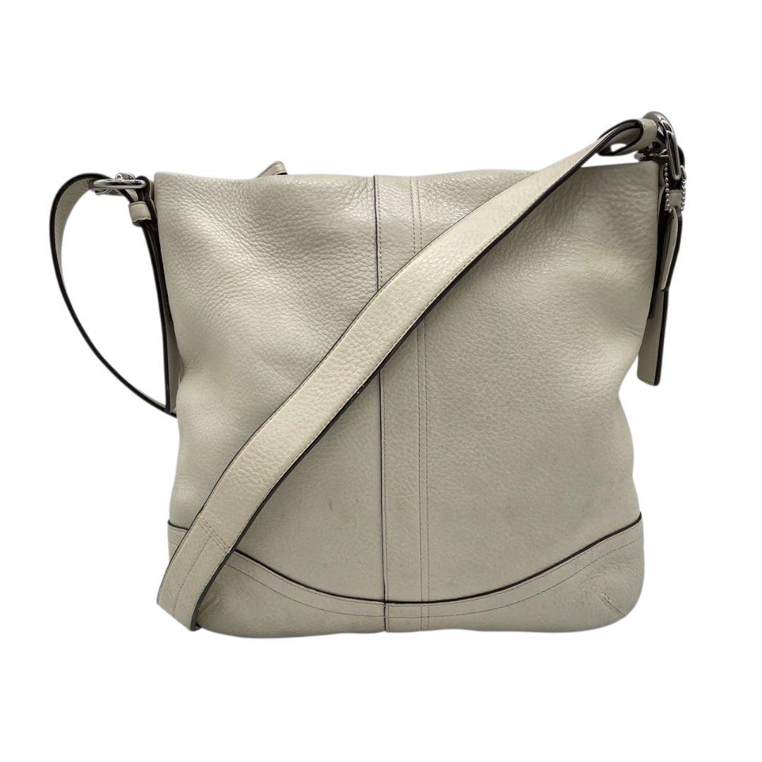 コーチ ショルダーバッグ アイボリー ホーボー 斜め掛け可 レザー u16 A4収納 本革 シルバー金具 ロゴタグ COACH F10940