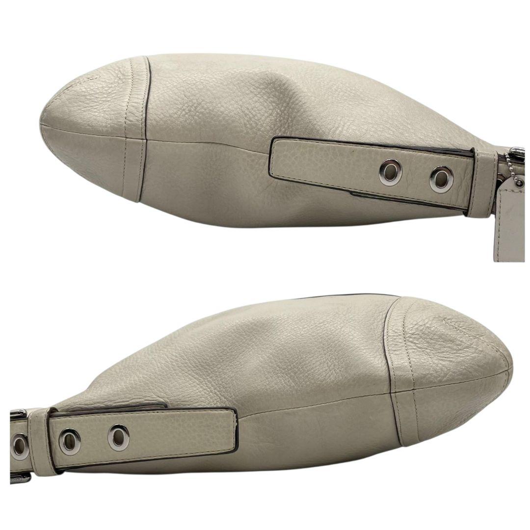 コーチ ショルダーバッグ アイボリー ホーボー 斜め掛け可 レザー u16 A4収納 本革 シルバー金具 ロゴタグ COACH F10940