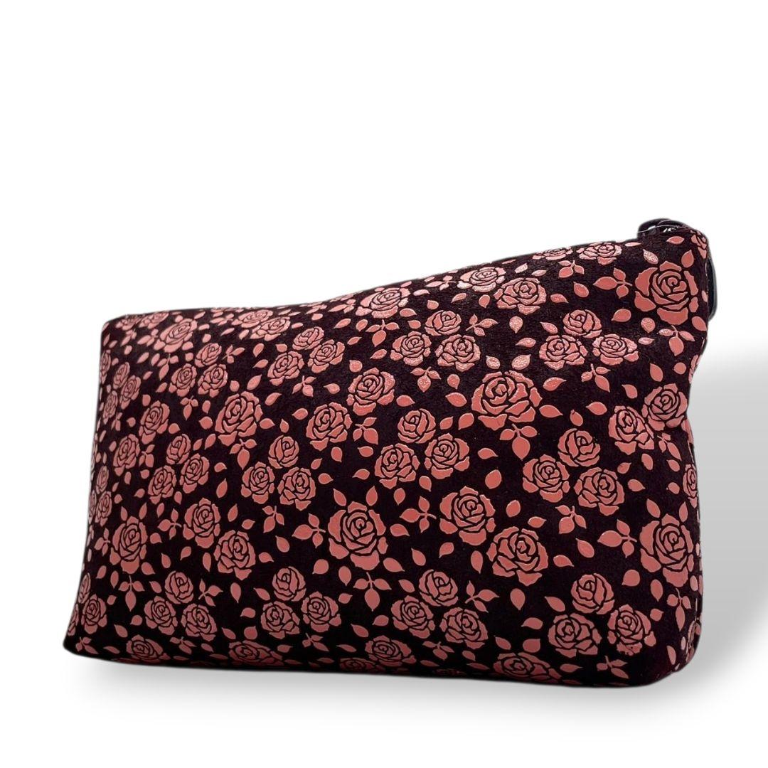 美品 ノーブランド ポーチ ピンク 花柄 バラ柄 小物入れ 化粧ポーチ レザー 本革 スウェード ブラウン 茶色 おしゃれ 可愛い 収納バッグ