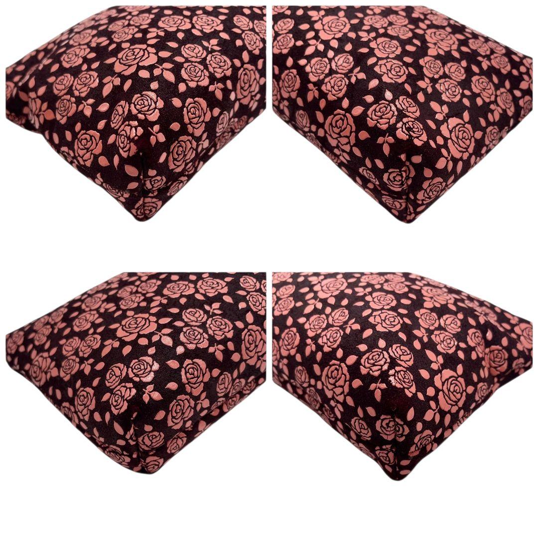 美品 ノーブランド ポーチ ピンク 花柄 バラ柄 小物入れ 化粧ポーチ レザー 本革 スウェード ブラウン 茶色 おしゃれ 可愛い 収納バッグ