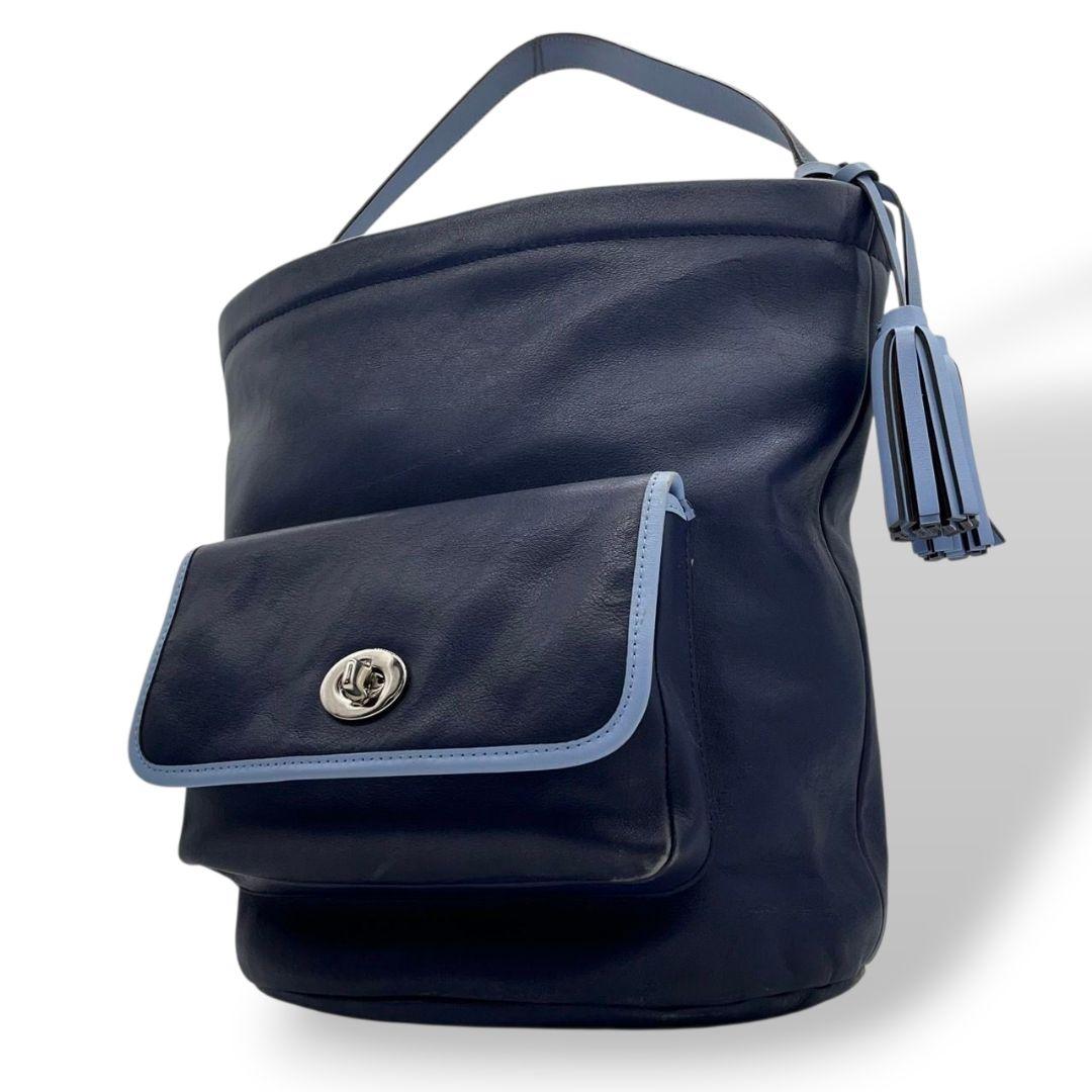 コーチ COACH ハンドバッグ トートバッグ 紺 ネイビー ブルー レザー 本革 ターンロック タッセル ワンショルダー 肩掛け可 チャーム付き シルバー金具 22407 レディース