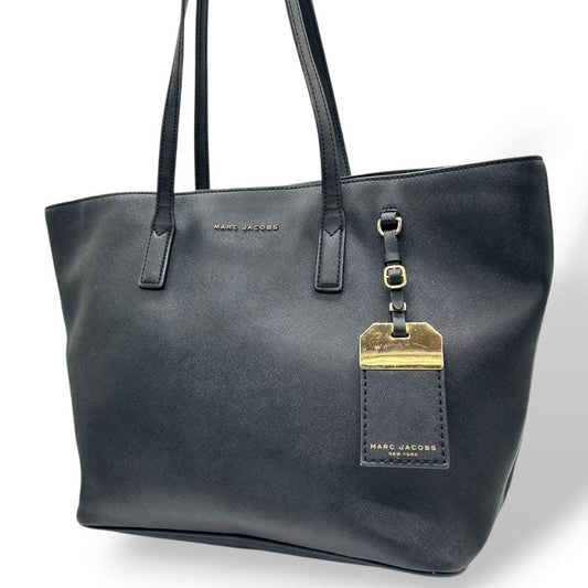 マークジェイコブス トートバッグ 黒 ブラック ワンショルダー A4収納可 PVC 自立可 肩掛け可 ハンドバッグ ゴールド金具 ロゴプレート ロゴタグ MARC JACOBS 通勤 通学