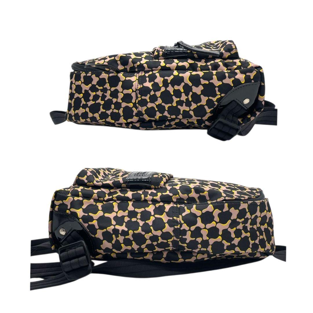 美品　ロンシャン　リュックサック　黒　総柄　ナイロン　バックパック　u15　ブラック　ピンク　イエロー　パテント　ロゴプレート　LONGCHAMP　本物保証　鑑定済　スピード発送