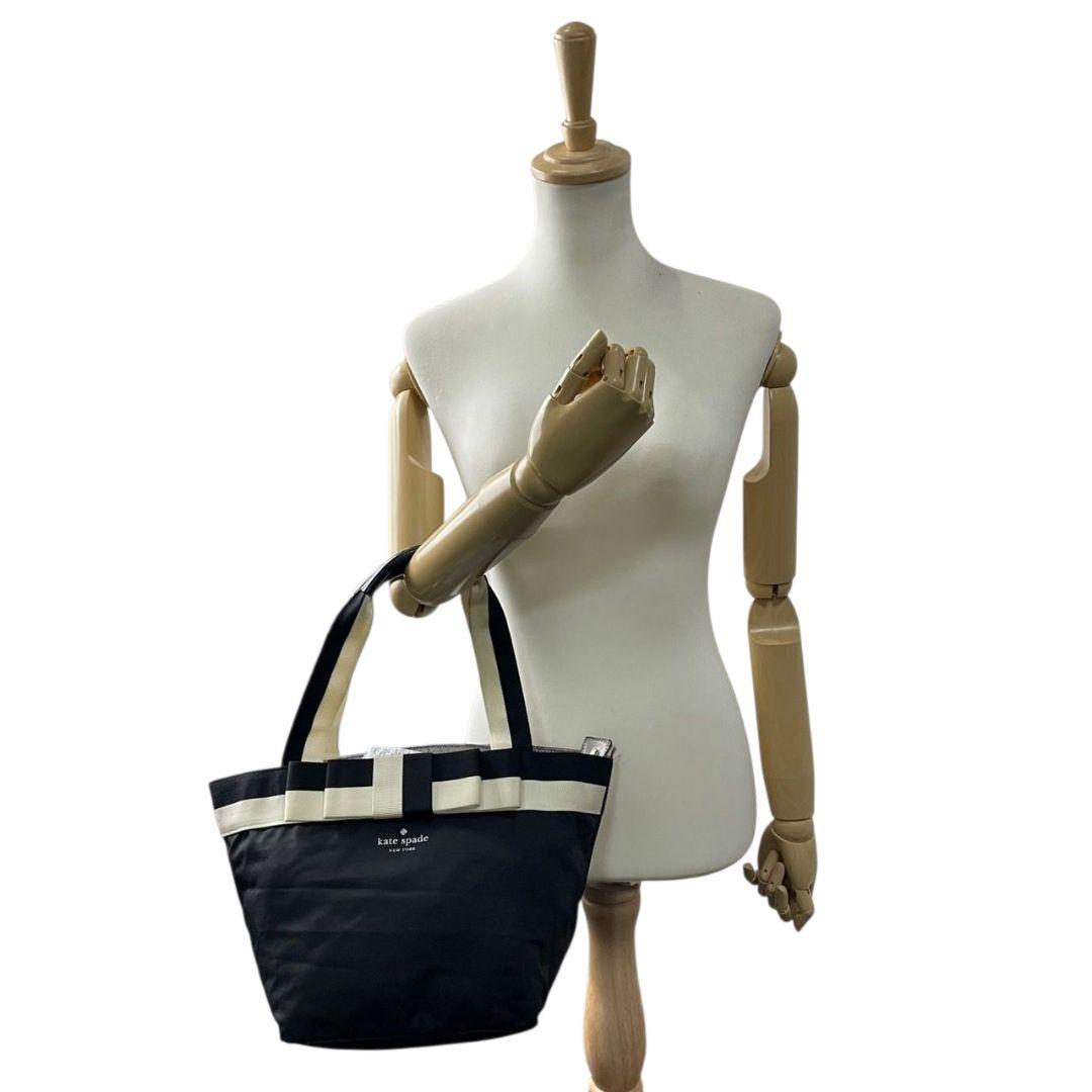ケイトスペード　ハンドバッグ　黒　リボン　ナイロン　ロゴ　ワンショルダー　T4　トートバッグ　kate spade　肩掛け可　肩かけ可　ブラック　ホワイト