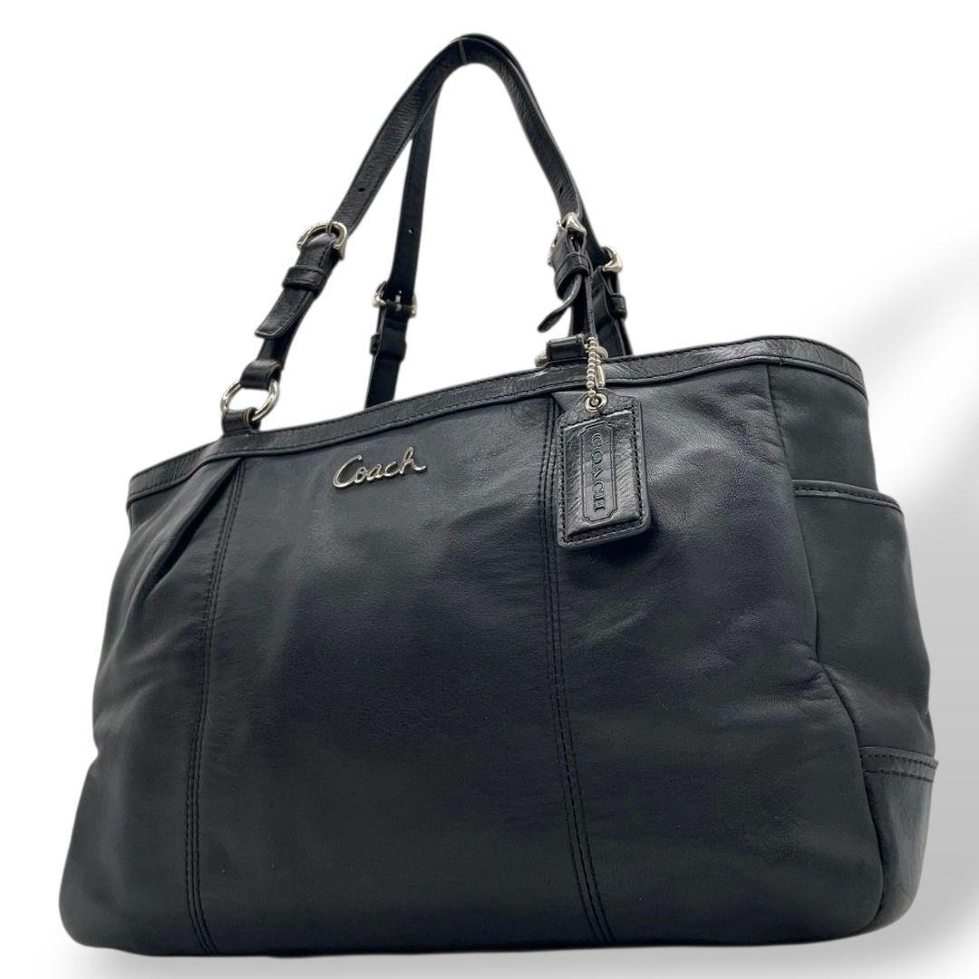 コーチ トートバッグ 黒 ワンショルダー レザー チャーム付き s79 ハンドバッグ 本革 肩掛け可 肩かけ可 ブラック シルバー金具 ロゴプレート ロゴタグ COACH F17721