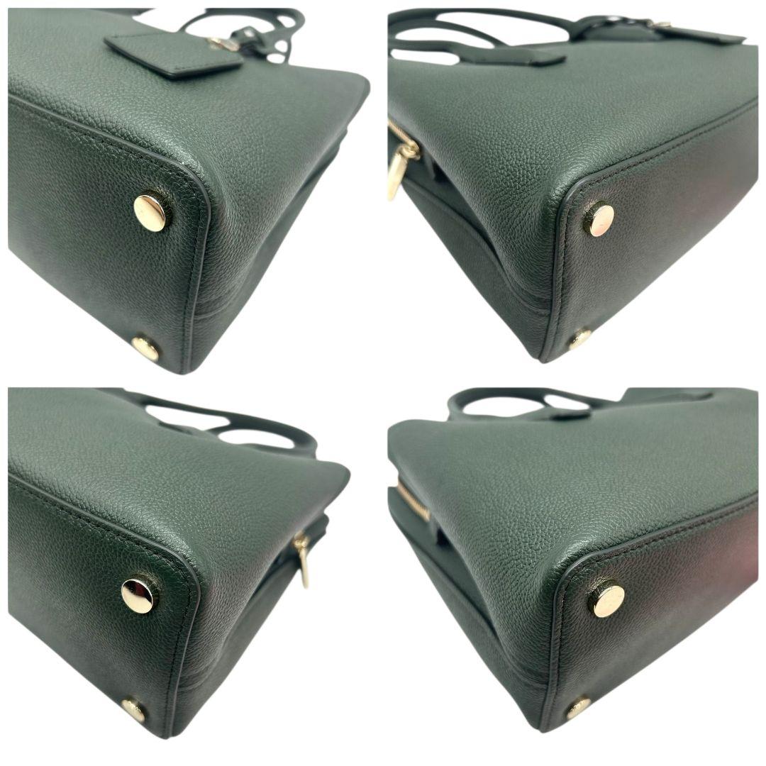 ケイトスペード kate spade ハンドバッグ トートバッグ グリーン 緑 カーキ ロゴ チャーム付き レザー 本革 ショルダーバッグ 斜め掛け可 自立可 ゴールド金具 ロゴタグ H