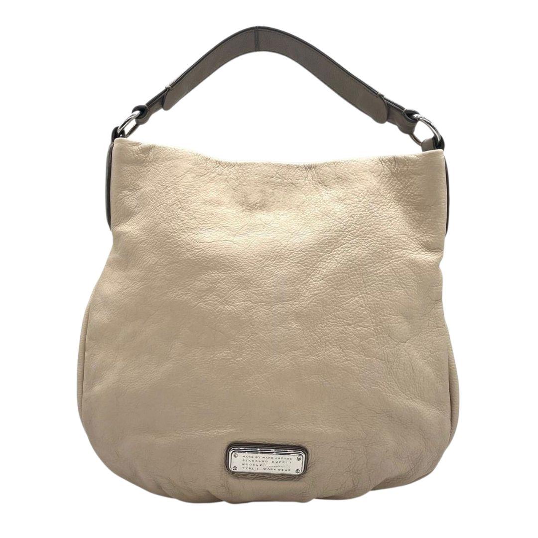 マークバイマークジェイコブス ショルダーバッグ アイボリー ホーボー 2way 斜め掛け可 ハンドバッグ トートバッグ レザー 本革 ロゴプレート シルバー金具 おしゃれ 通勤 通学
