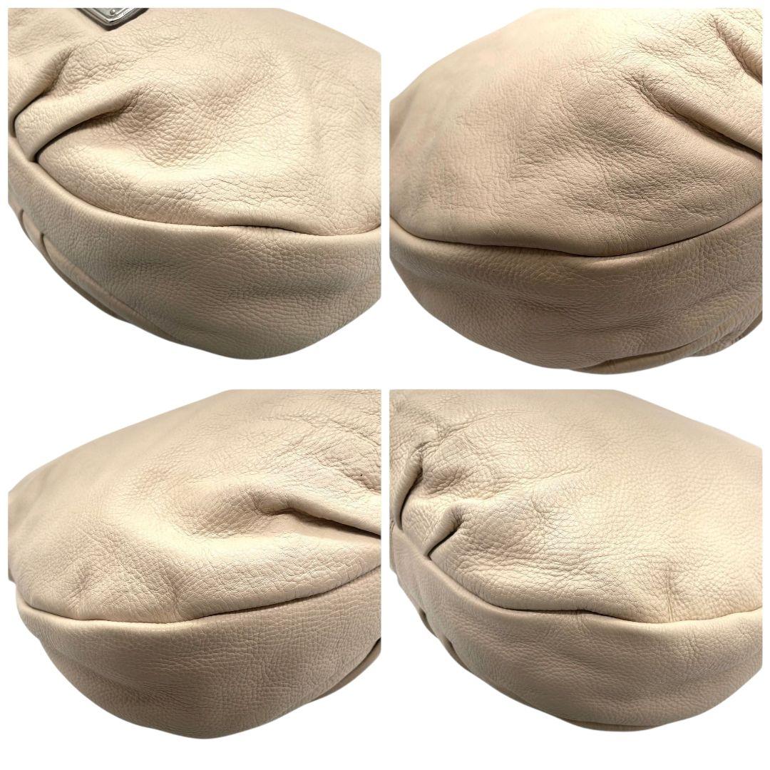 マークバイマークジェイコブス ショルダーバッグ アイボリー ホーボー 2way 斜め掛け可 ハンドバッグ トートバッグ レザー 本革 ロゴプレート シルバー金具 おしゃれ 通勤 通学