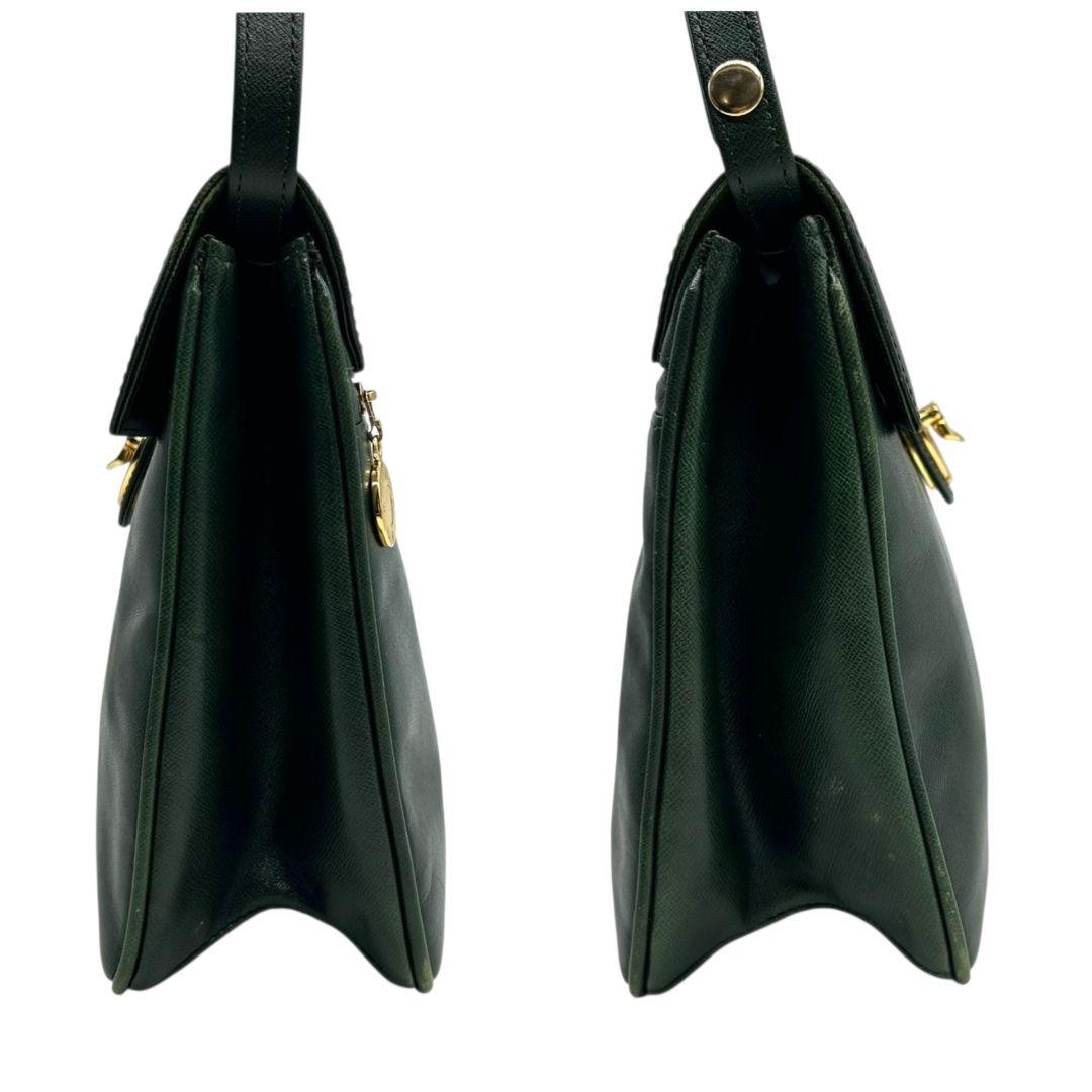 GIVENCHY ジバンシィ ショルダーバッグ グリーン 緑 フラップ ロゴ 自立可 PVC 斜め掛け可 ゴールド金具 ロゴプレート E5 上品 コンパクト バッグ