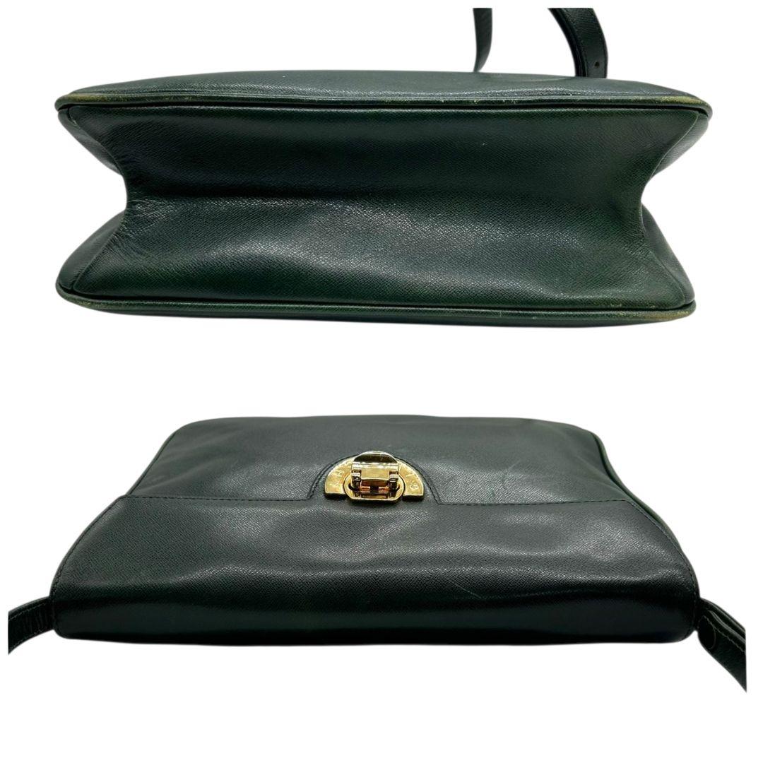 GIVENCHY ジバンシィ ショルダーバッグ グリーン 緑 フラップ ロゴ 自立可 PVC 斜め掛け可 ゴールド金具 ロゴプレート E5 上品 コンパクト バッグ