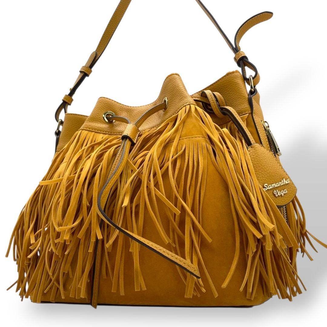 サマンサベガ ショルダーバッグ 黄 イエロー フリンジ 巾着 斜め掛け可 スウェード レザー 本革 ゴールド金具 チャーム付き ロゴ s16 Samantha Vega