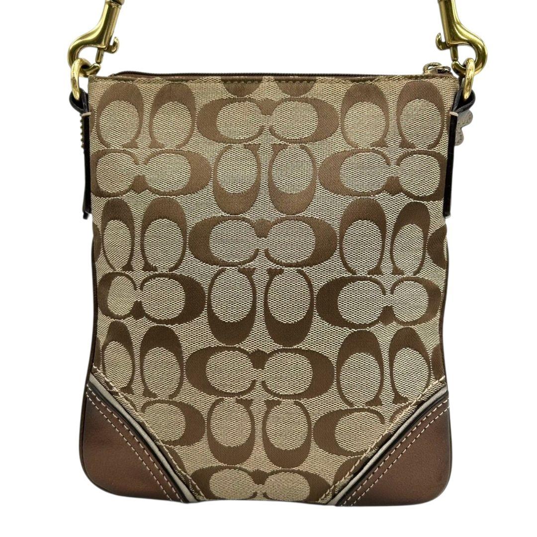 美品　コーチ　ショルダーバッグ　茶　シグネチャー　斜め掛け可　キャンバス　s63　ブラウン　チャーム付き　ロゴタグ　ゴールド金具　COACH