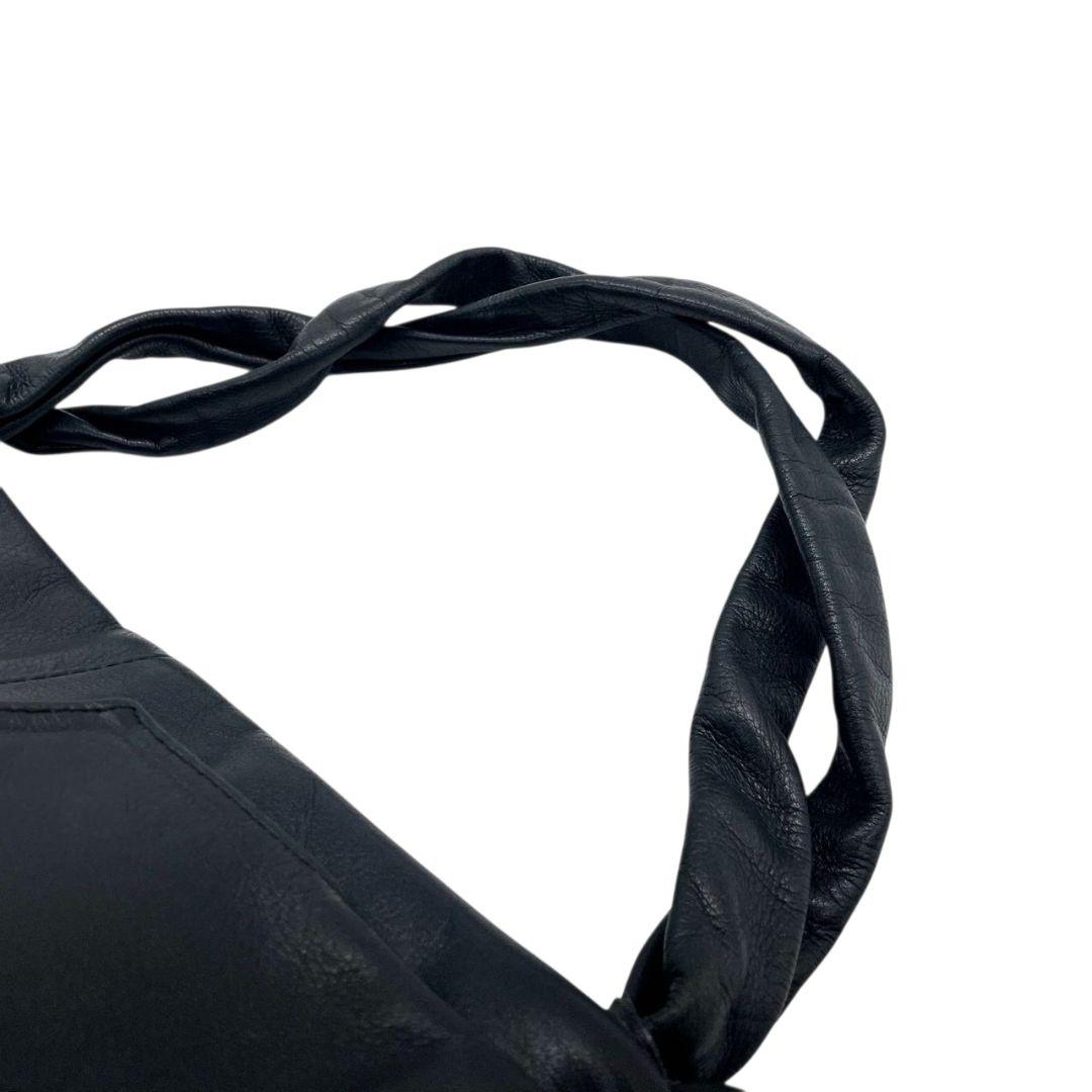 フルラ ハンドバッグ 黒 リボン ワンショルダー ホーボー FURLA s95 トートバッグ レザー 本革 肩掛け可 肩かけ可 シルバー金具 ロゴプレート チャーム付き ブラック