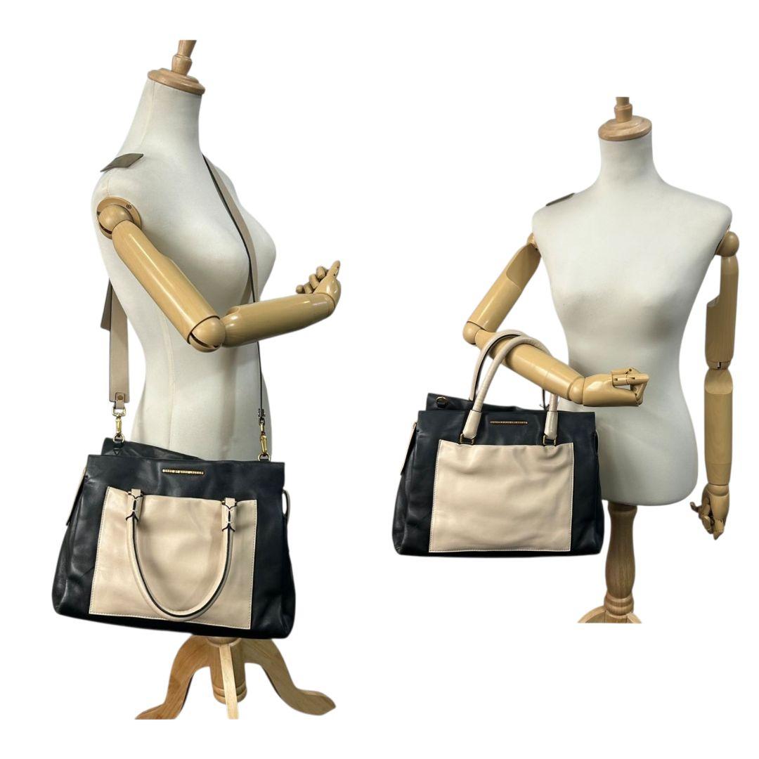 マークバイマークジェイコブス MARC BY MARC JACOBS ハンドバッグ バイカラー 2WAY ショルダーバッグ 紺 ネイビー アイボリー レザー ゴールド金具 トートバッグ 手提げ 斜め掛け可 レディース