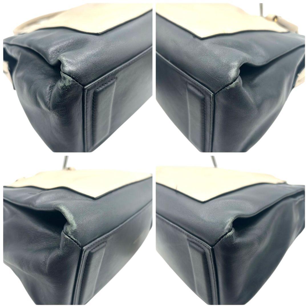 マークバイマークジェイコブス MARC BY MARC JACOBS ハンドバッグ バイカラー 2WAY ショルダーバッグ 紺 ネイビー アイボリー レザー ゴールド金具 トートバッグ 手提げ 斜め掛け可 レディース