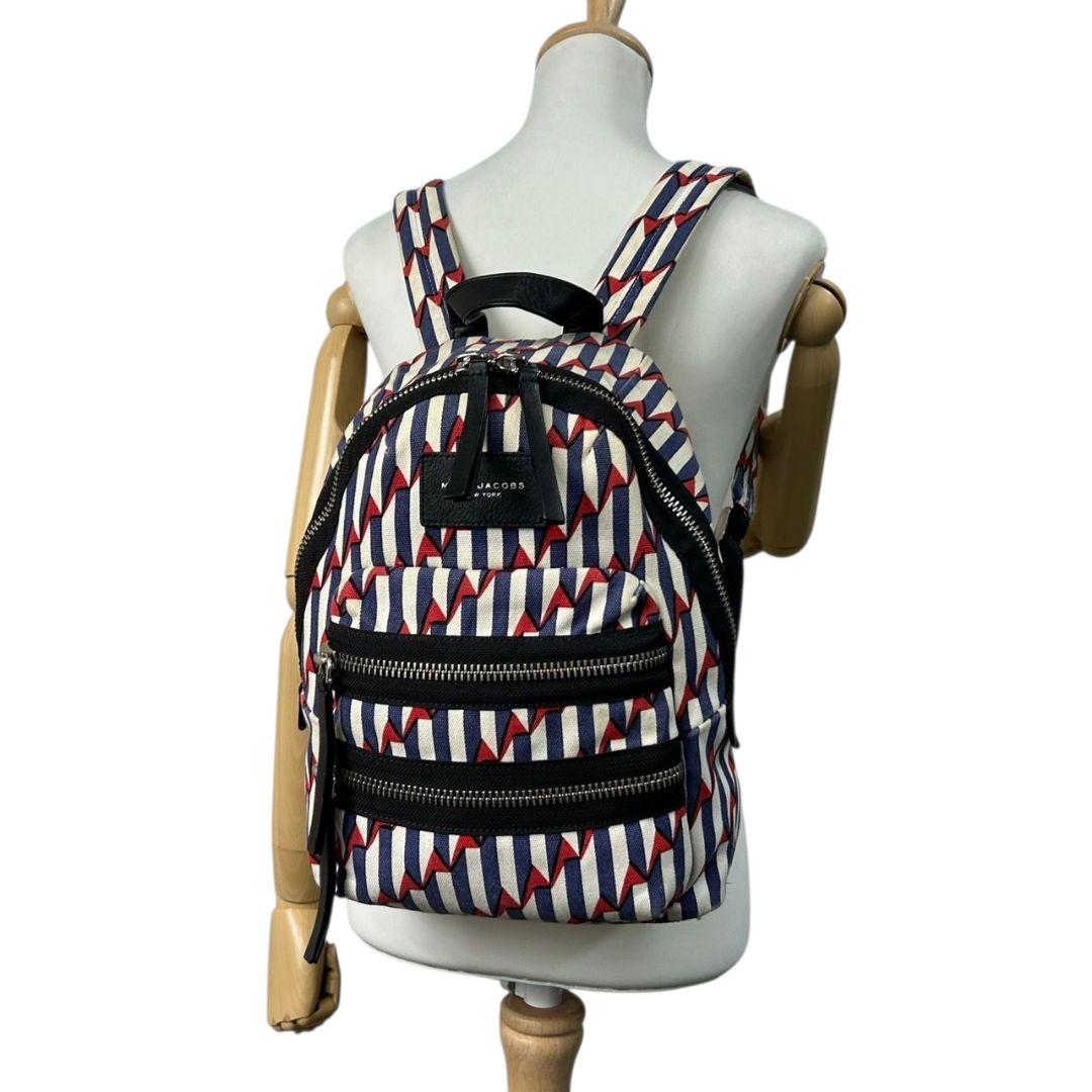 マークジェイコブス バックパック 総柄 ストライプ マルチカラー キャンバス レザー 本革 リュック ロゴプレート シルバー金具 おしゃれ E2 MARC JACOBS
