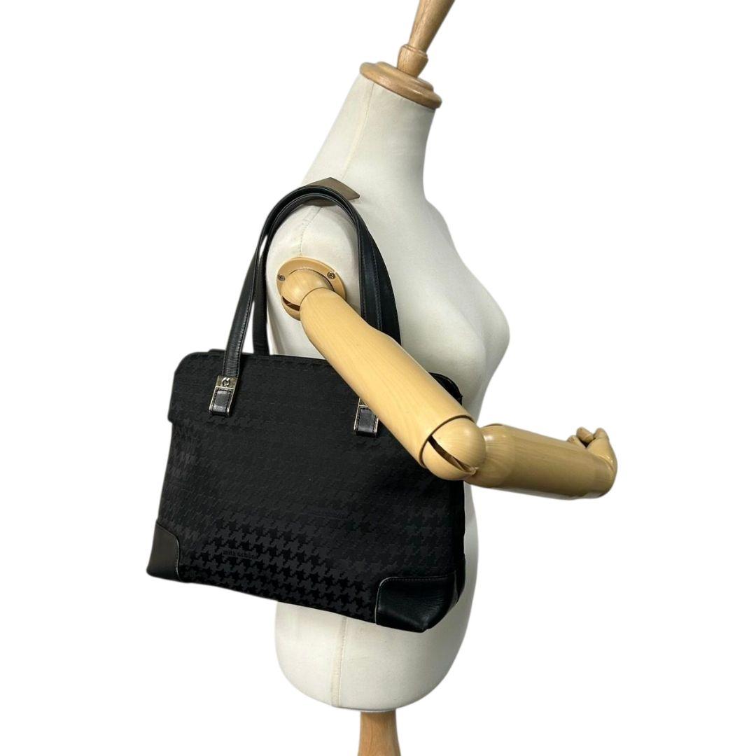 ミラショーン ハンドバッグ 黒 ブラック 千鳥格子 ワンショルダー トートバッグ 自立可 肩掛け可 ナイロン レザー 本革 ゴールド金具 ロゴ s62 mila schon 上品 高級