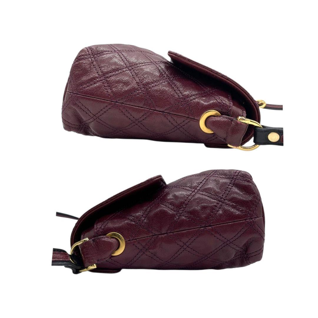 マークジェイコブス MARC JACOBS ショルダーバッグ ワインレッド レッド キルティング フラップ 2way 斜め掛け可 レザー 本革 ゴールド金具 ターンロック T1 レディース