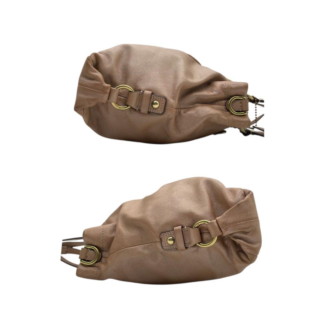 コーチ トートバッグ ベージュ ギャザー レザー 本革 2way ハンドバッグ ショルダーバッグ 斜め掛け可 ワンショルダー ゴールド金具 ロゴタグ チャーム付き COACH F15512